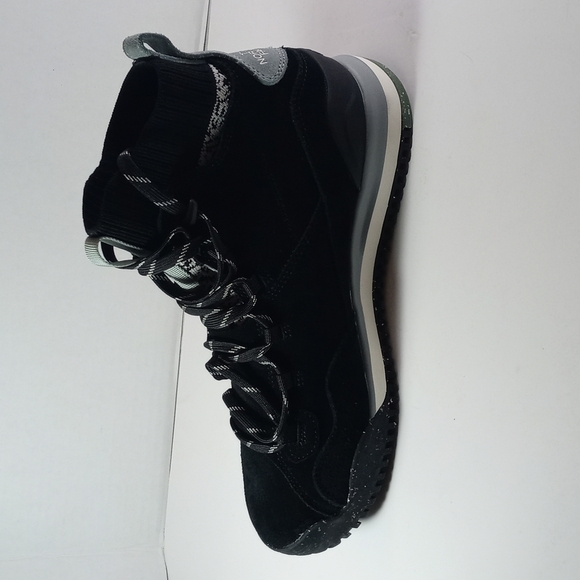 Boot - Picture 3 of 5